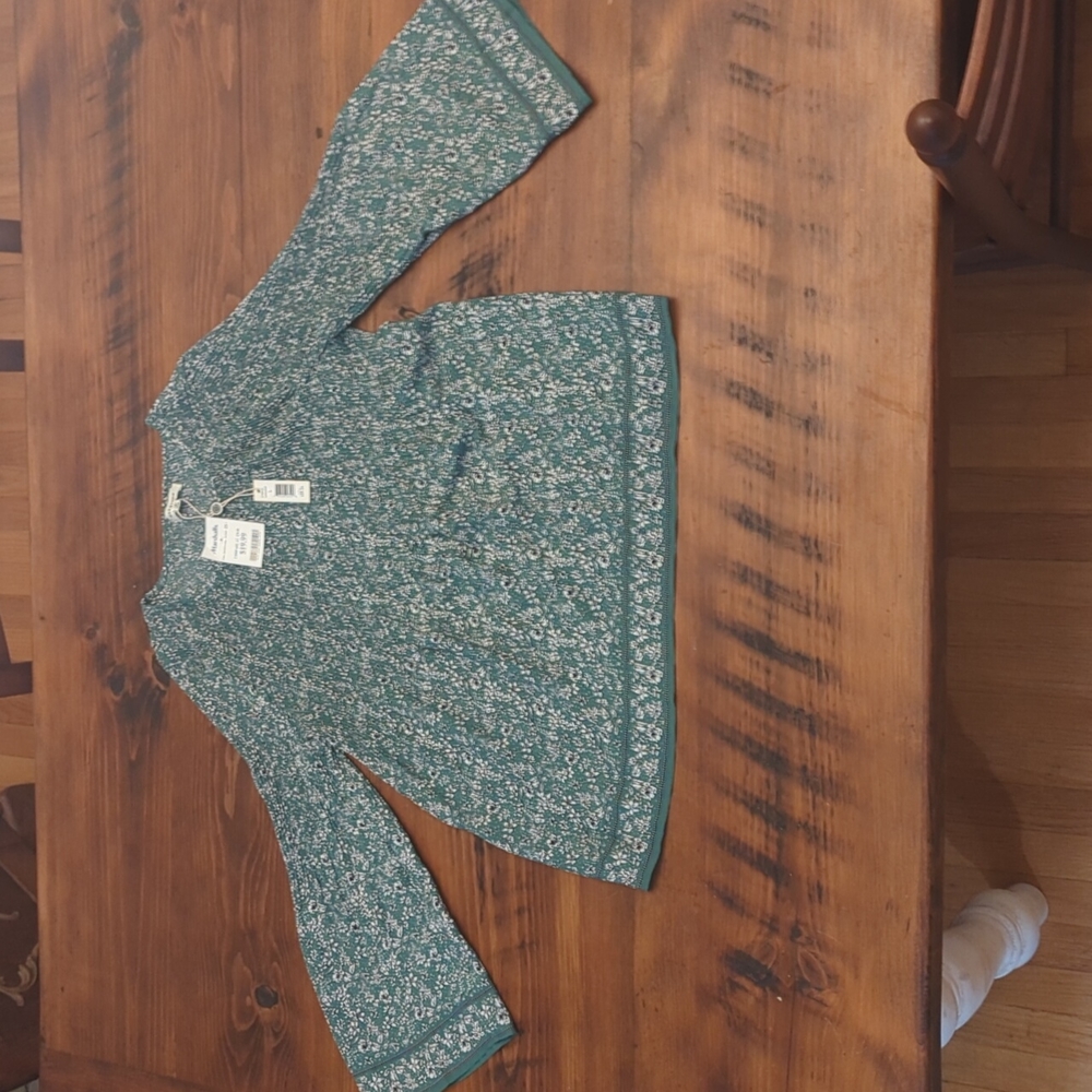 NWT Green floral blouse sized large from Marshalls